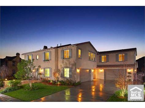 Kerrigan Ranch appeals to buyers with modern designs in a country-like setting in the hills of Yorba Linda